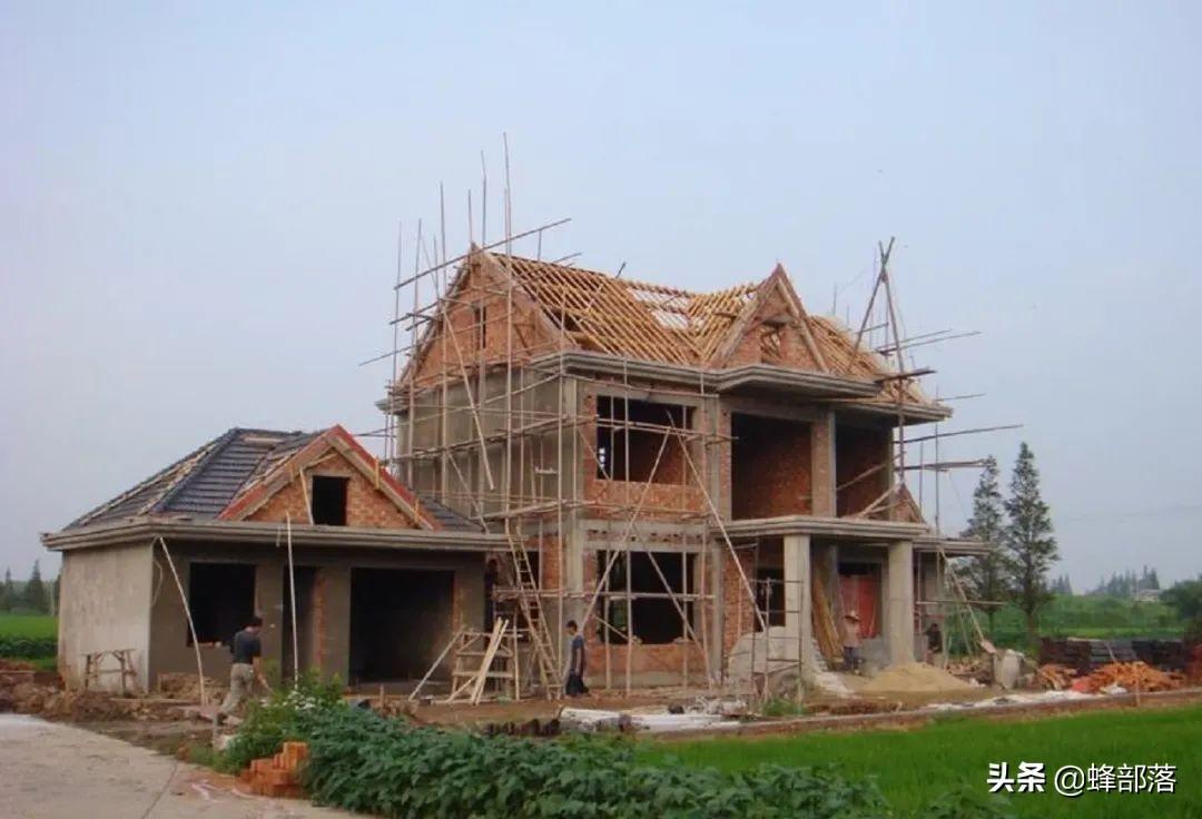农村耕地建房涉及违建，已经在耕地上建好的房子，会强制拆除吗？